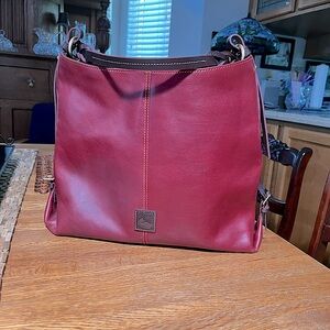 DOONEY & BOURKE FLORENTINE LEATHER TWIST SAC SHOULDER BAG